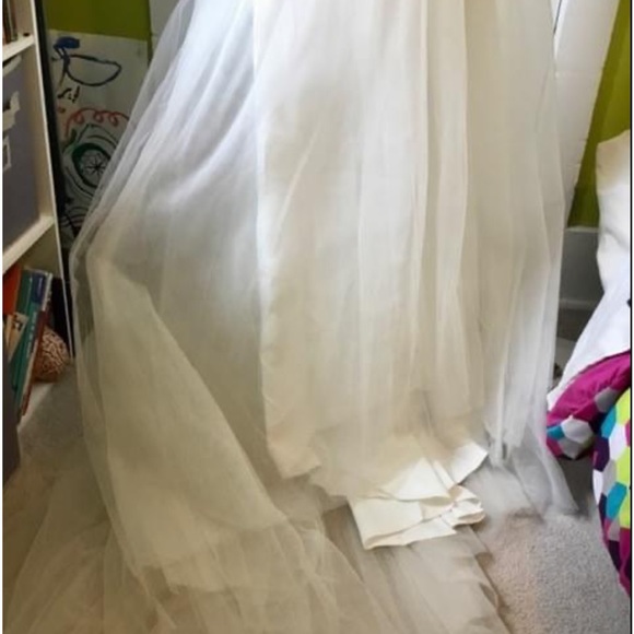 Lovely “beach” wedding dress - never worn - Picture 2 of 5